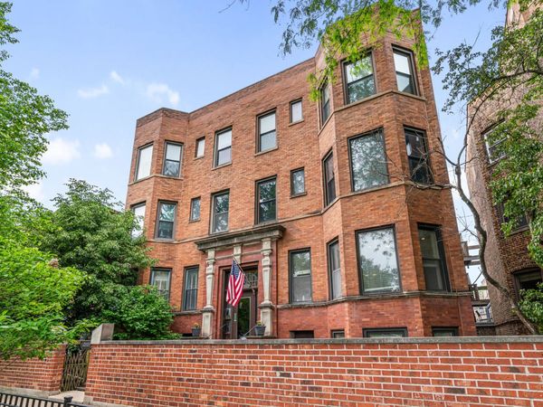 1048 W Byron Street , Unit 1E, Chicago, IL 60613