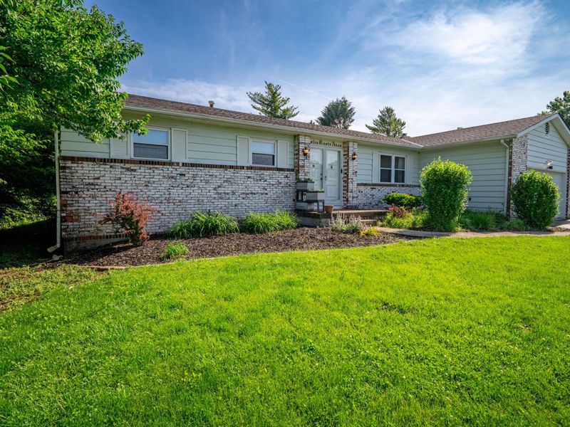 1293 W Old Henderson Road, Columbus, OH 43220 Photo 2
