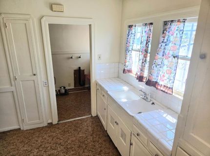 8106 Holly St, Oakland, CA 94621 Photo