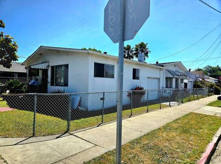 8106 Holly St, Oakland, CA 94621 Photo