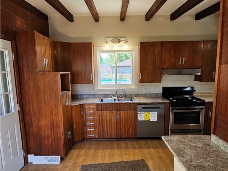 2134 Estabrook Avenue NW, Warren, OH 44485 Photo 4