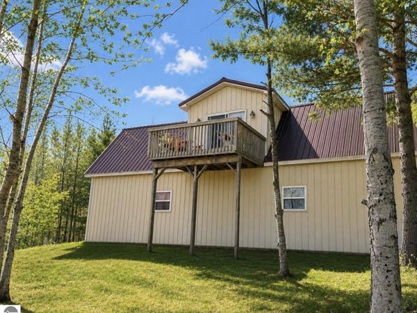 2856 Valley Road, Nw, Kalkaska, MI 49646