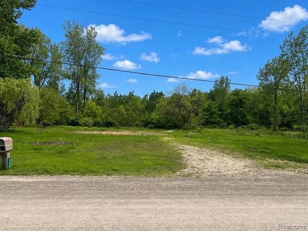 8085 W Newburg Road , Exeter Twp, MI 48117