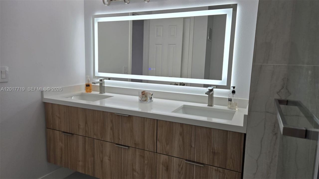230 SW 117th Ter , Unit 202, Pembroke Pines, FL 33025 Photo