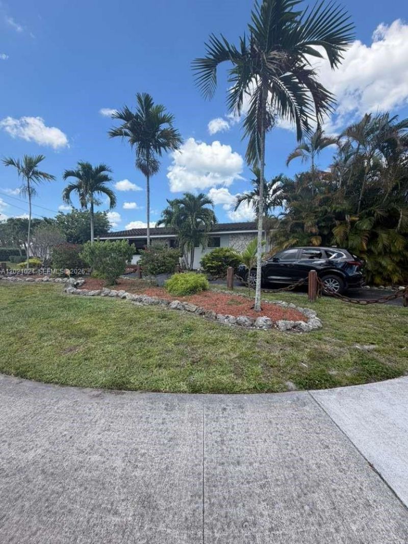 20921 NE 24th Ave , Miami, FL 33180 Photo