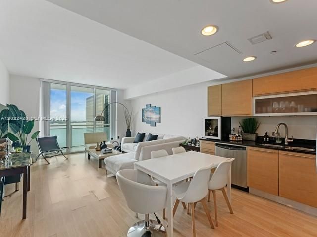 951 Brickell Ave , Unit 2808, Miami, FL 33131 Photo