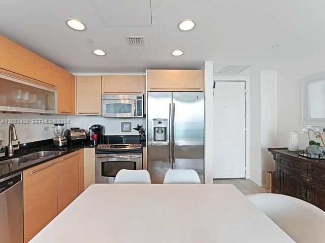 951 Brickell Ave , Unit 2808, Miami, FL 33131 Photo