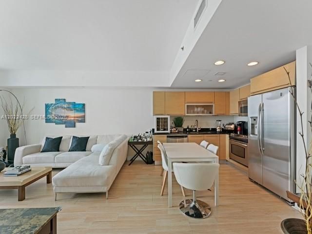 951 Brickell Ave , Unit 2808, Miami, FL 33131 Photo