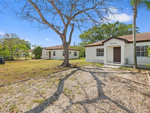 10634 SW 182nd St , Miami, FL 33157