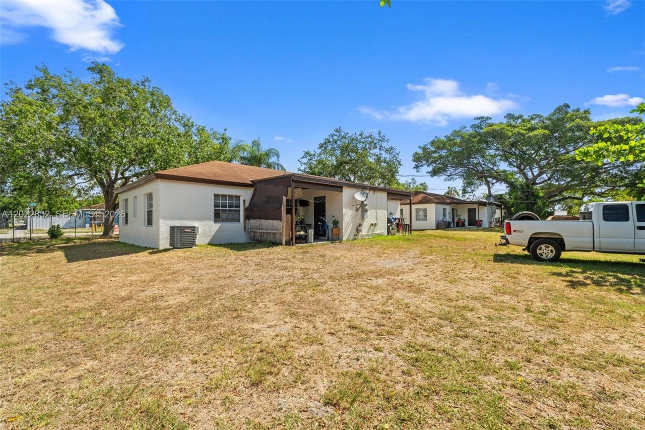 10634 SW 182nd St , Miami, FL 33157 Photo
