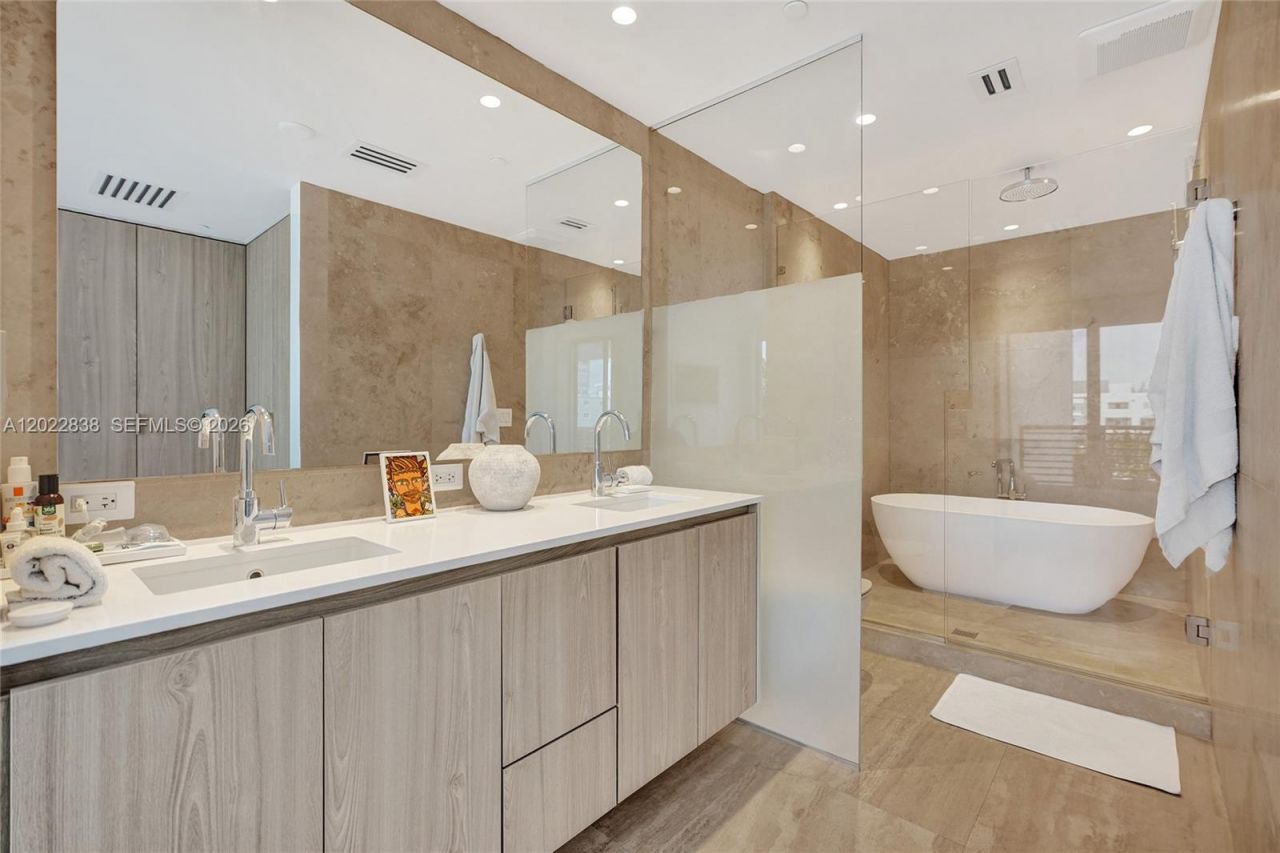 1445 16th St , Unit 404, Miami Beach, FL 33139 Photo