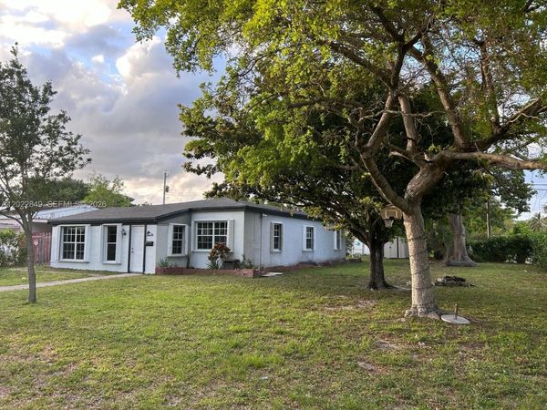 1795 NE 175th St , Unit 1795, North Miami Beach, FL 33162