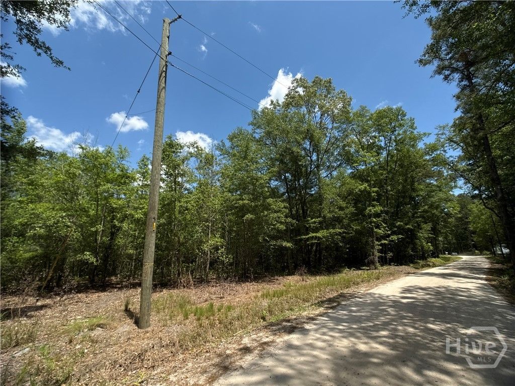 526 Roper Road Photo 7