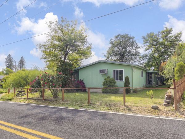 2582 Walnut Avenue, Grants Pass, OR 97527