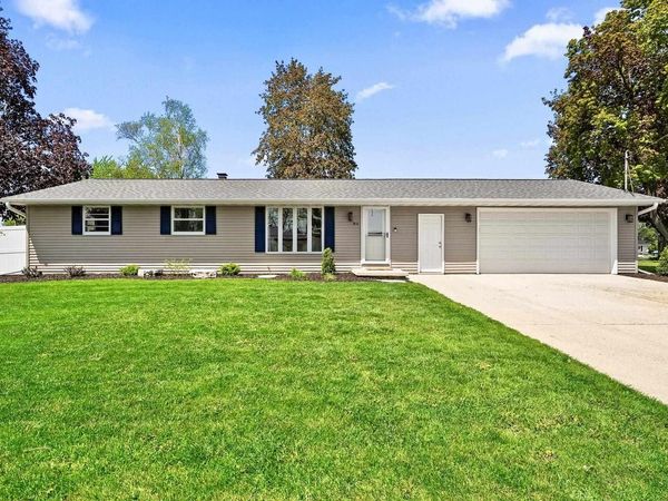910 PARK STREET, Wrightstown, WI 54180