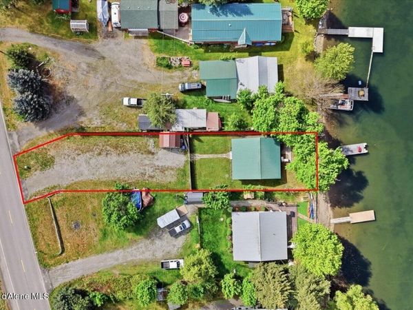 6927 W Maine ST , Spirit Lake, ID 83869