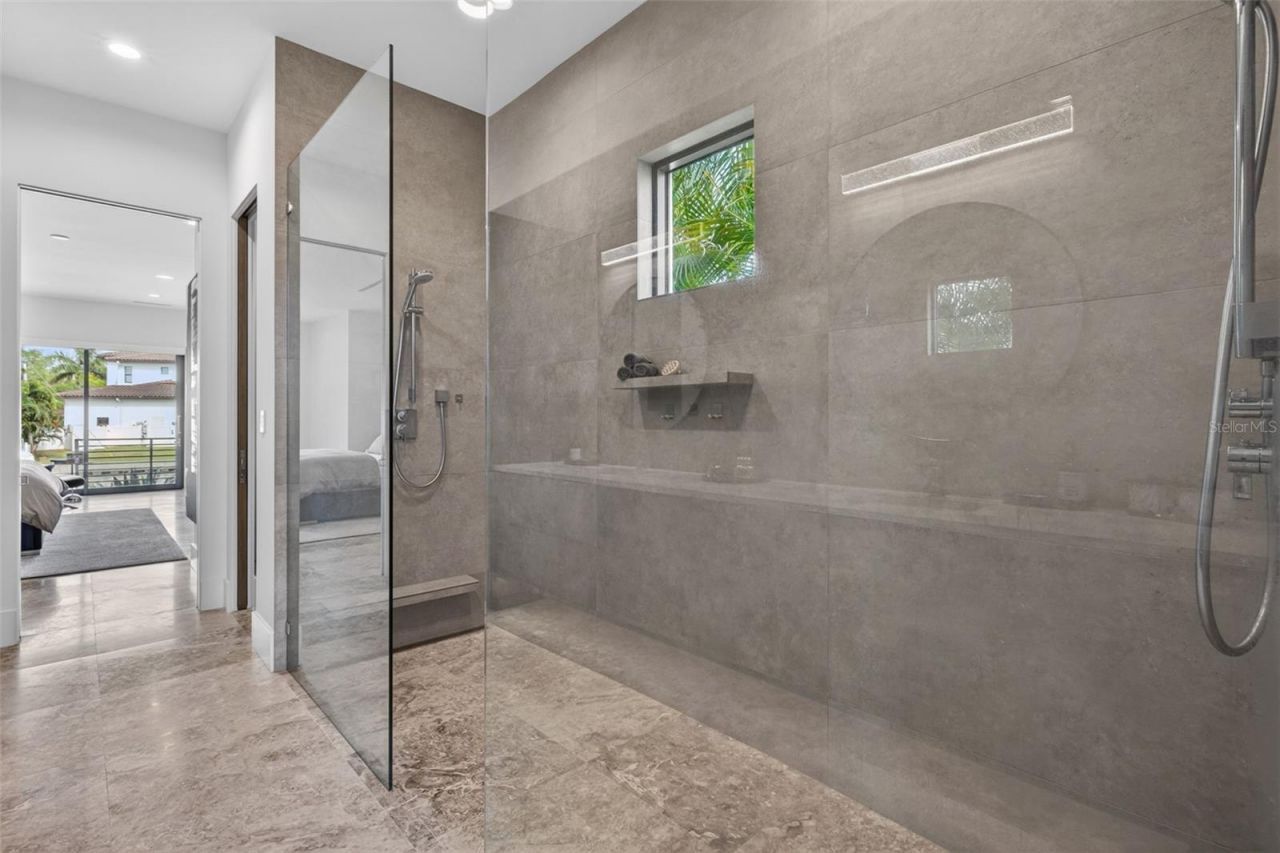 874 Placido Way Ne, Saint Petersburg, FL 33704 Photo