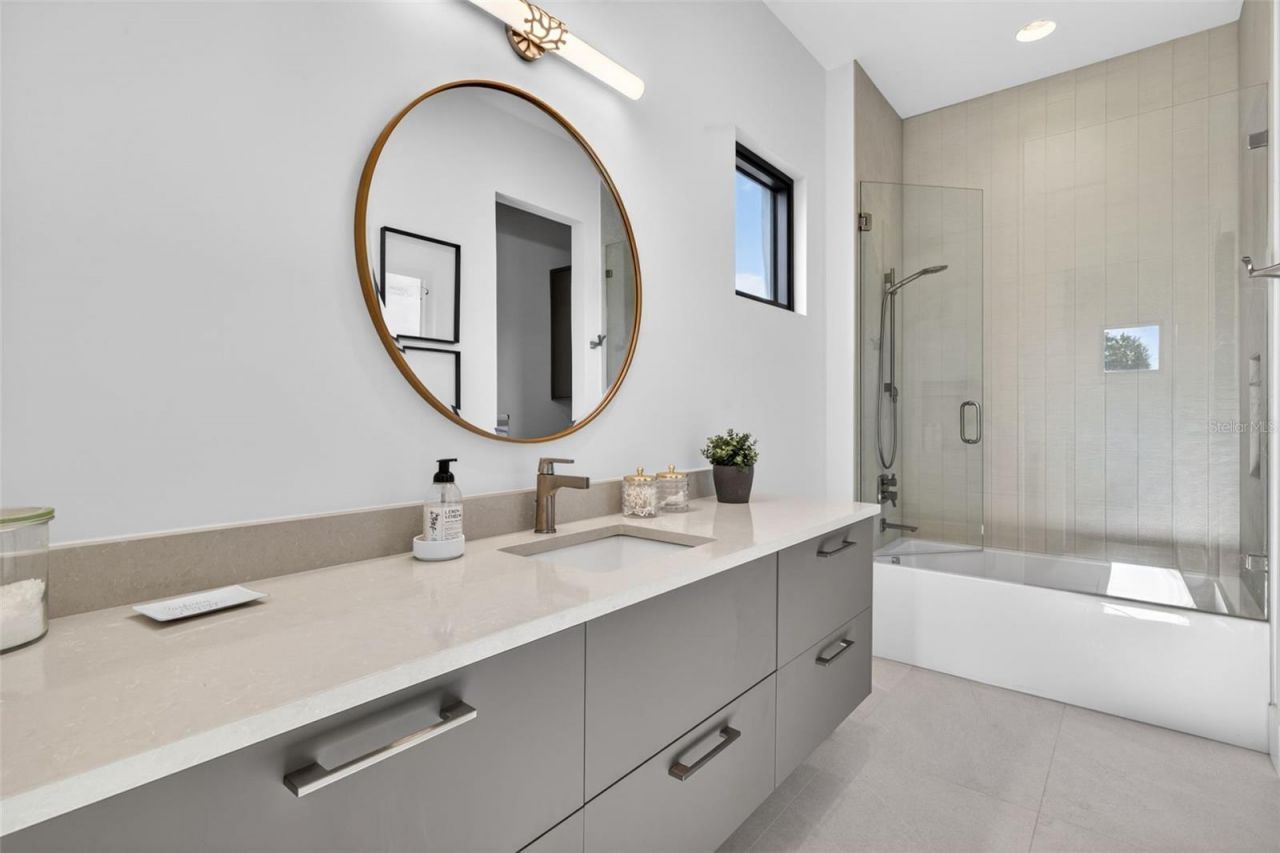 874 Placido Way Ne, Saint Petersburg, FL 33704 Photo