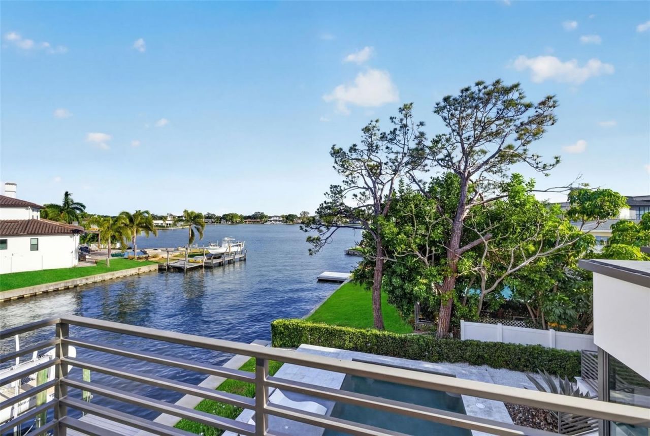 874 Placido Way Ne, Saint Petersburg, FL 33704 Photo