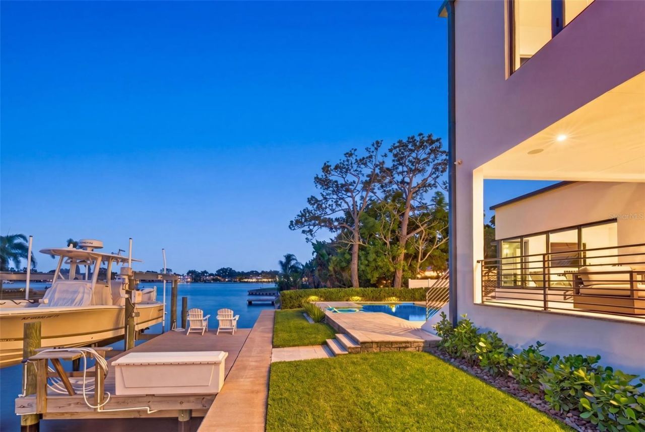 874 Placido Way Ne, Saint Petersburg, FL 33704 Photo