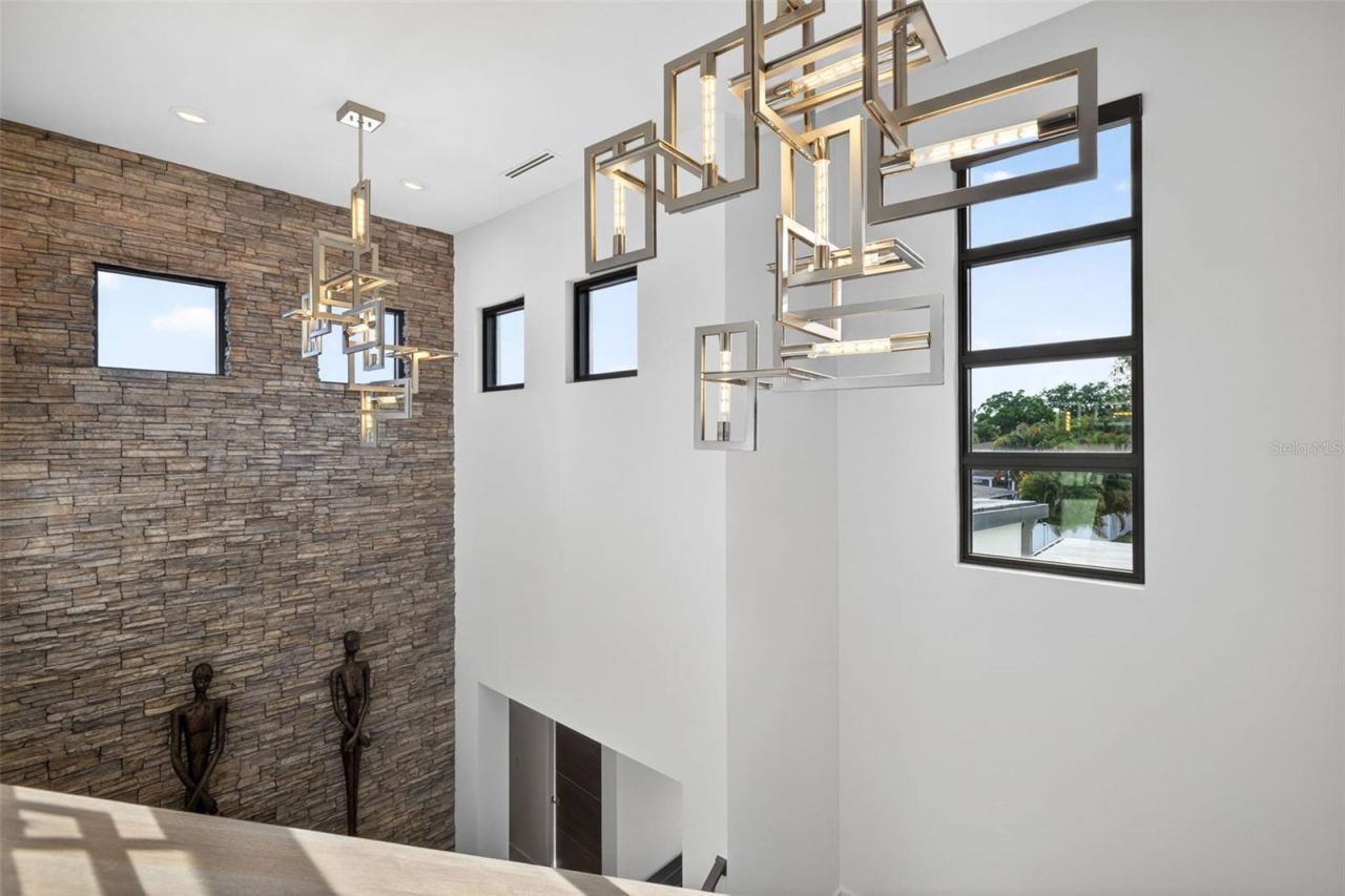 874 Placido Way Ne, Saint Petersburg, FL 33704 Photo
