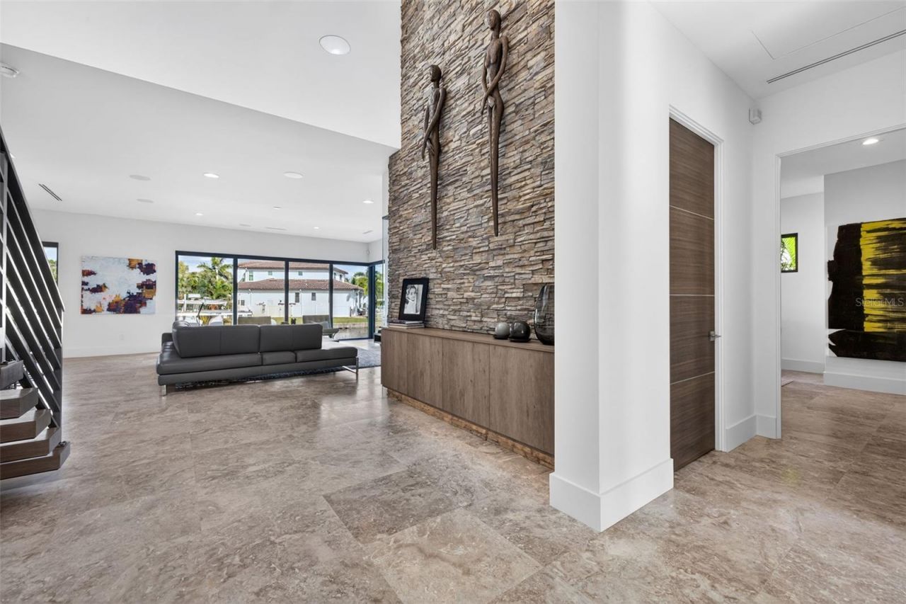 874 Placido Way Ne, Saint Petersburg, FL 33704 Photo