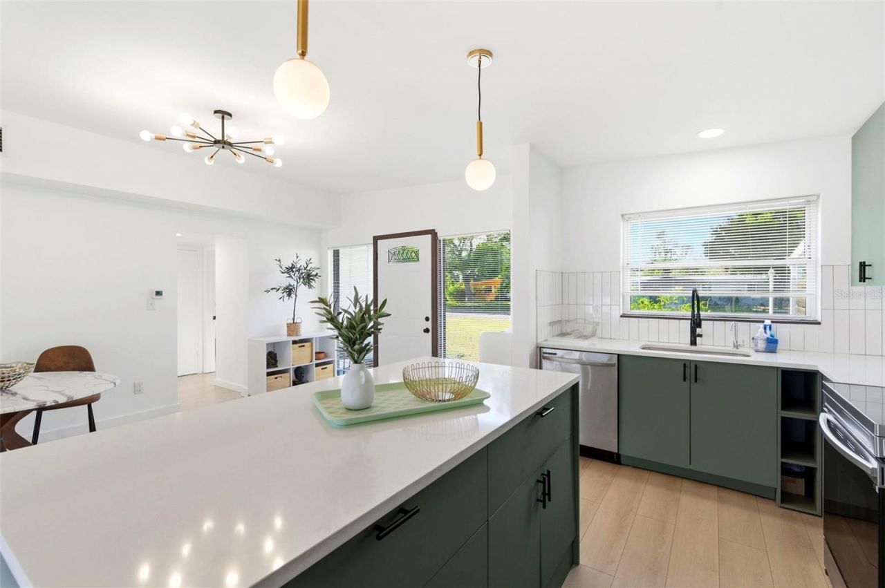 6350 Hampton Drive N , Saint Petersburg, FL 33710 Photo