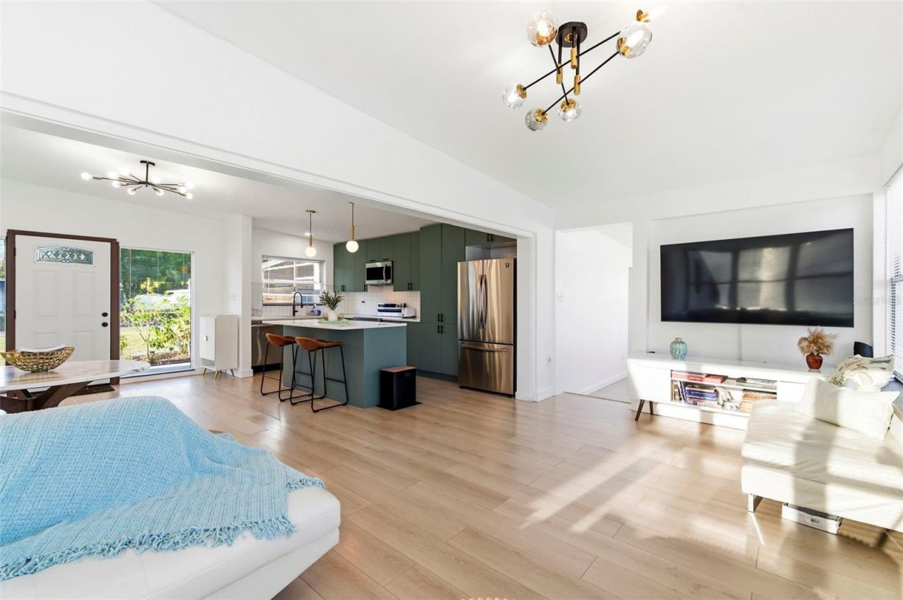 6350 Hampton Drive N , Saint Petersburg, FL 33710 Photo