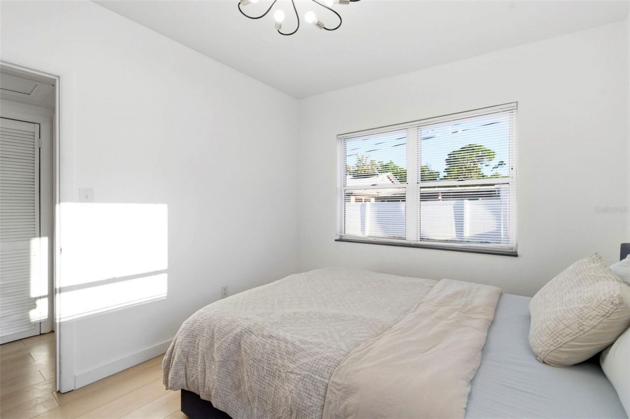 6350 Hampton Drive N , Saint Petersburg, FL 33710 Photo