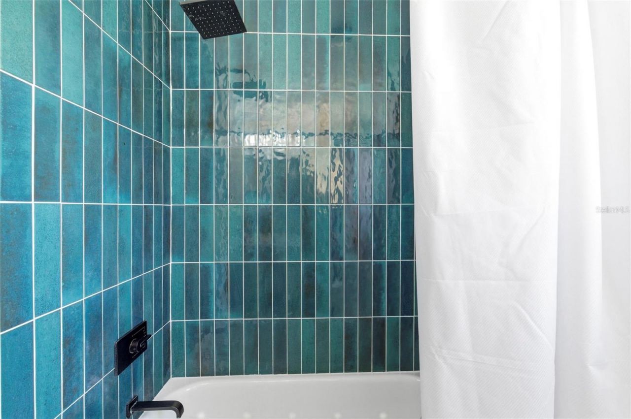 6350 Hampton Drive N , Saint Petersburg, FL 33710 Photo