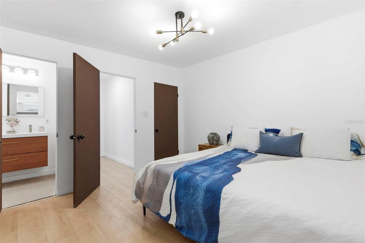 6350 Hampton Drive N , Saint Petersburg, FL 33710 Photo