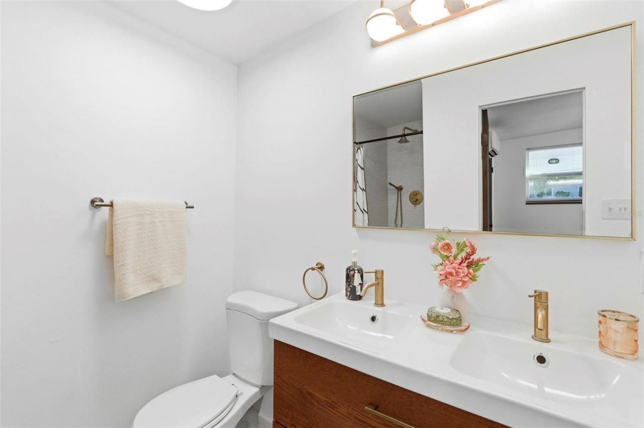 6350 Hampton Drive N , Saint Petersburg, FL 33710 Photo