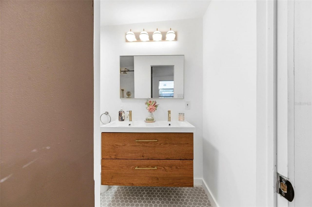 6350 Hampton Drive N , Saint Petersburg, FL 33710 Photo