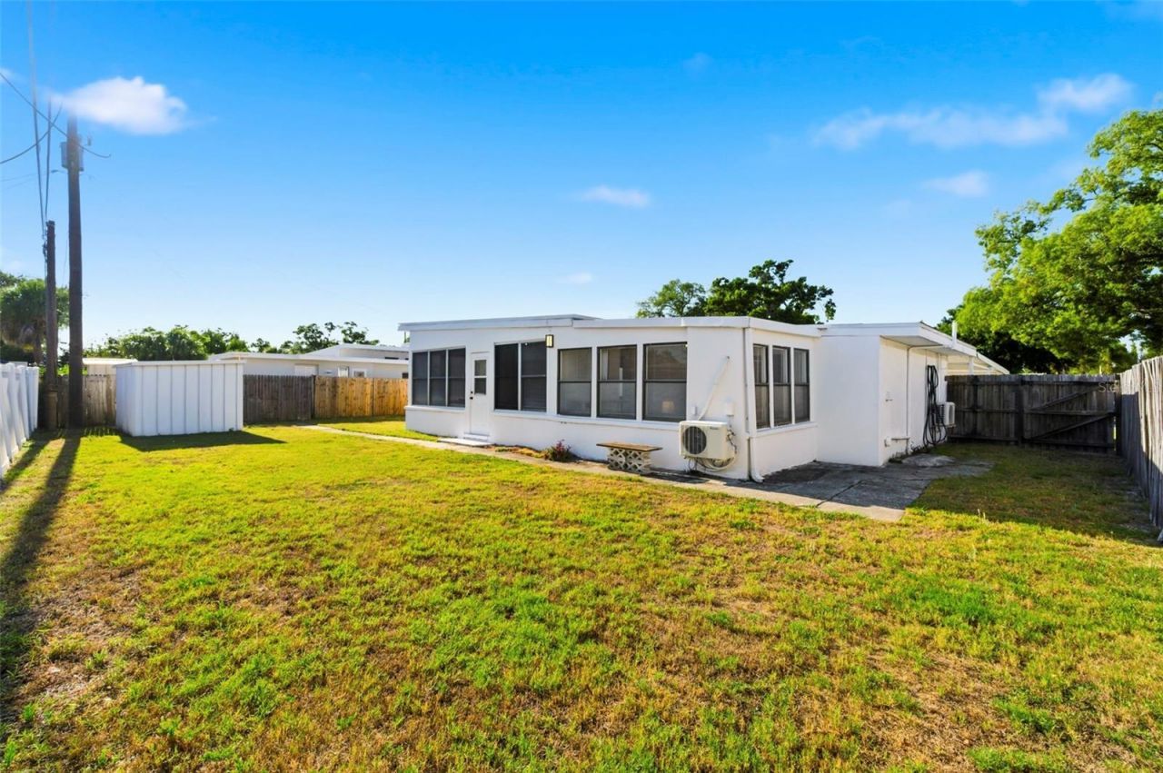 6350 Hampton Drive N , Saint Petersburg, FL 33710 Photo