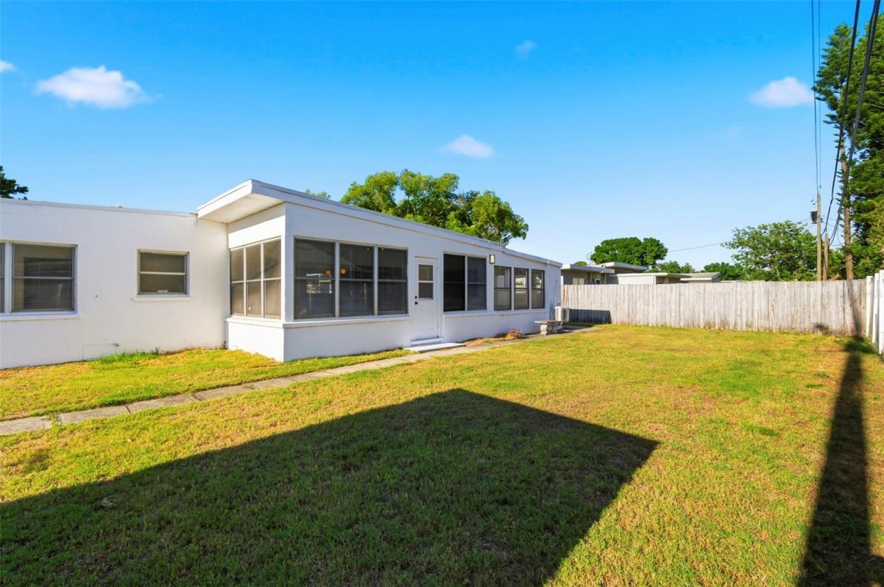 6350 Hampton Drive N , Saint Petersburg, FL 33710 Photo