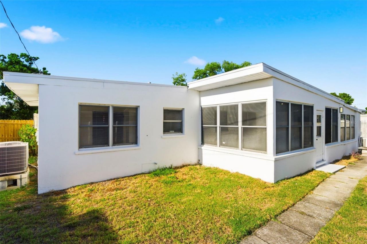 6350 Hampton Drive N , Saint Petersburg, FL 33710 Photo