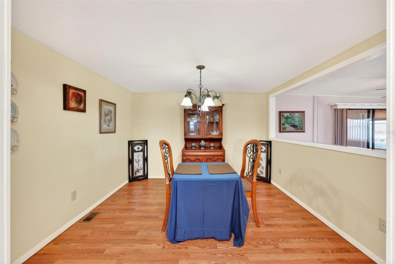 31643 Howard Street , Tavares, FL 32778 Photo