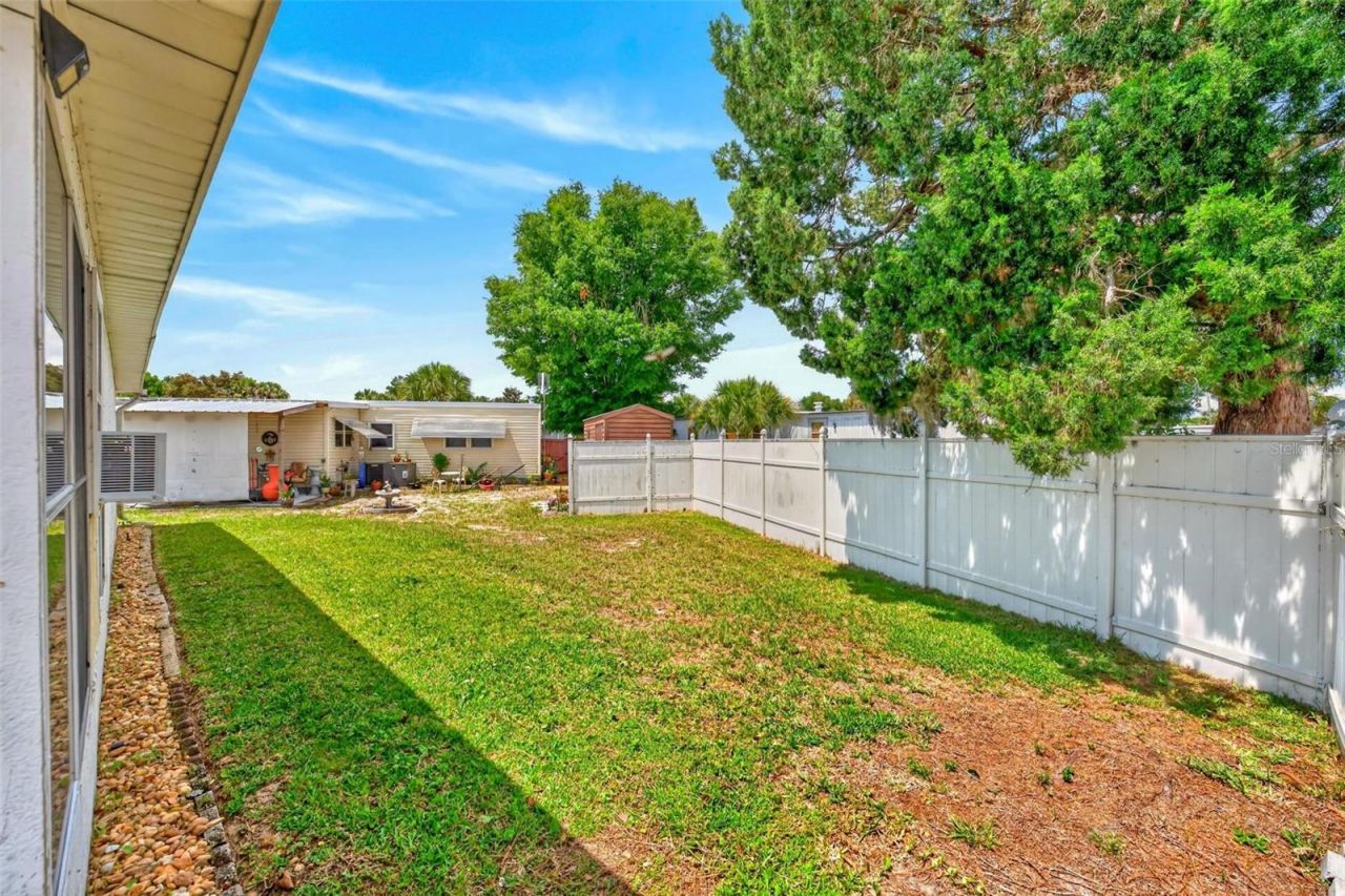 31643 Howard Street , Tavares, FL 32778 Photo