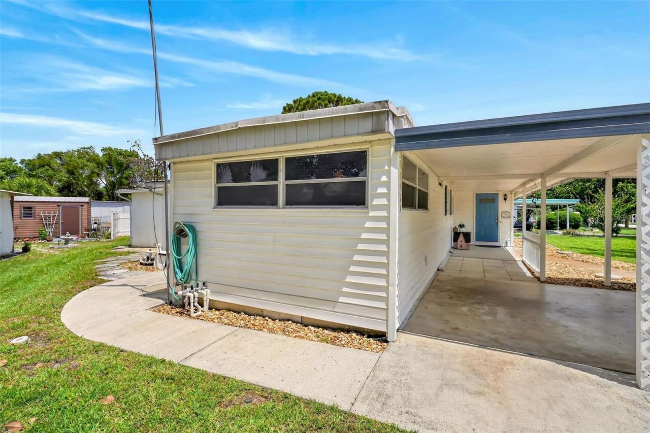 31643 Howard Street , Tavares, FL 32778 Photo