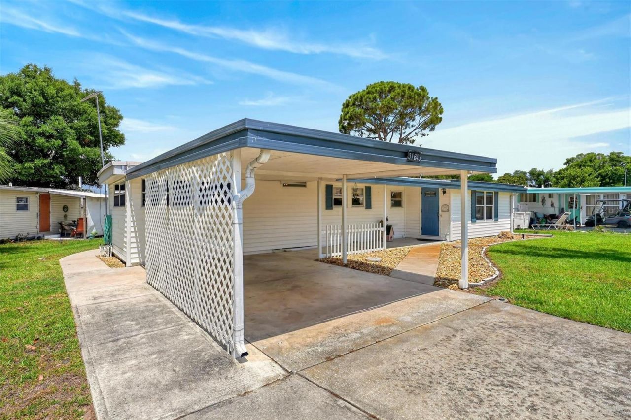 31643 Howard Street , Tavares, FL 32778 Photo