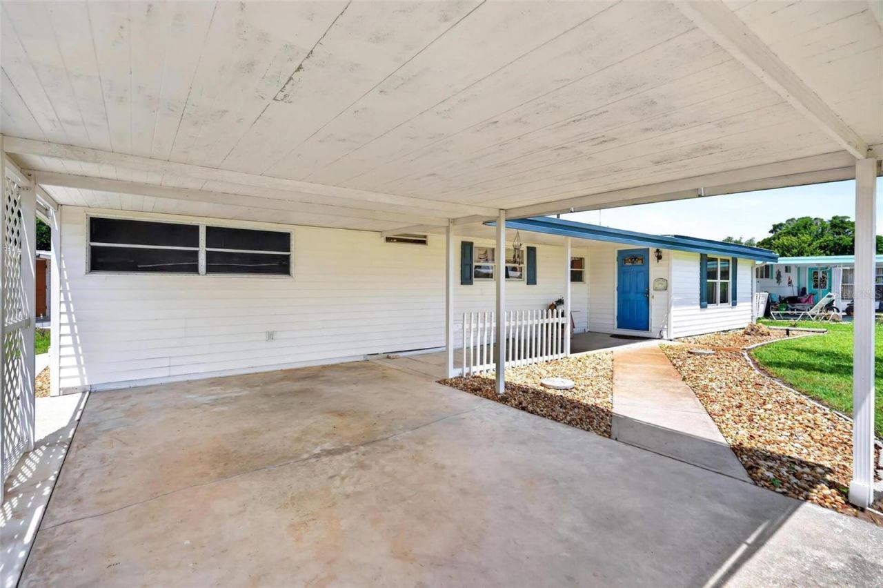31643 Howard Street , Tavares, FL 32778 Photo