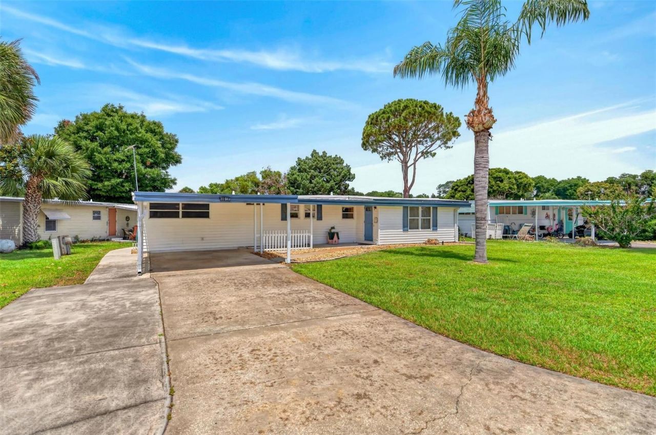 31643 Howard Street , Tavares, FL 32778 Photo