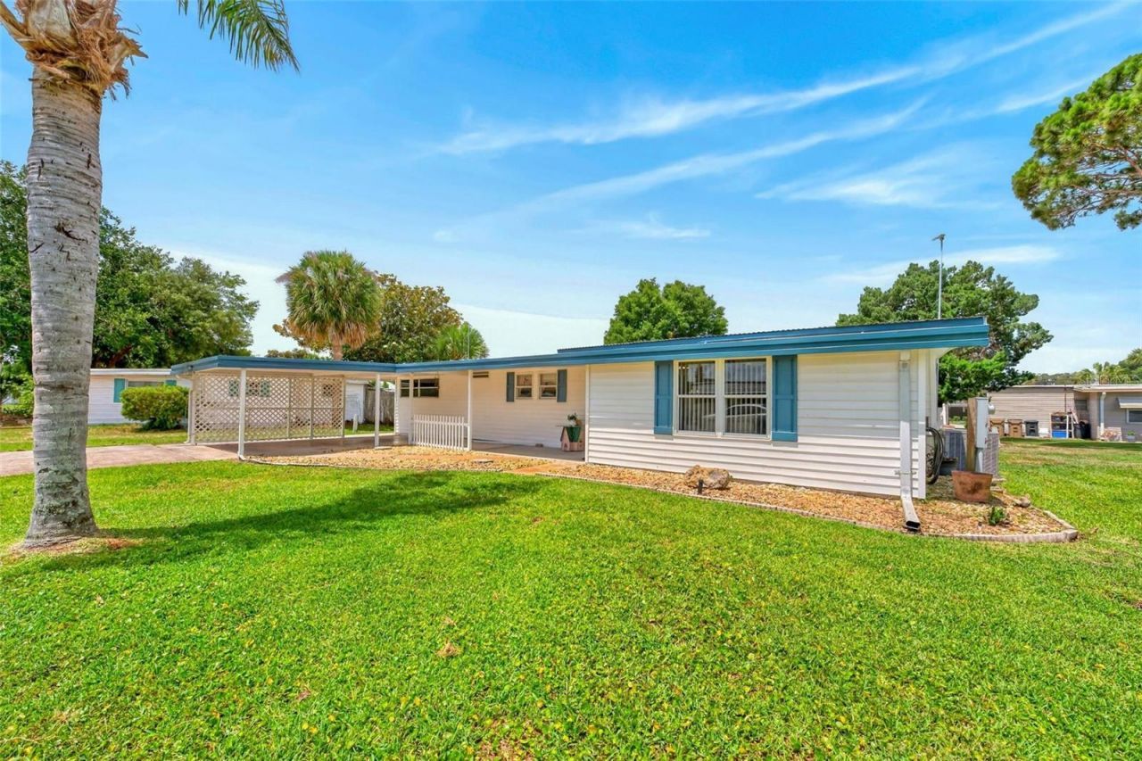 31643 Howard Street , Tavares, FL 32778 Photo