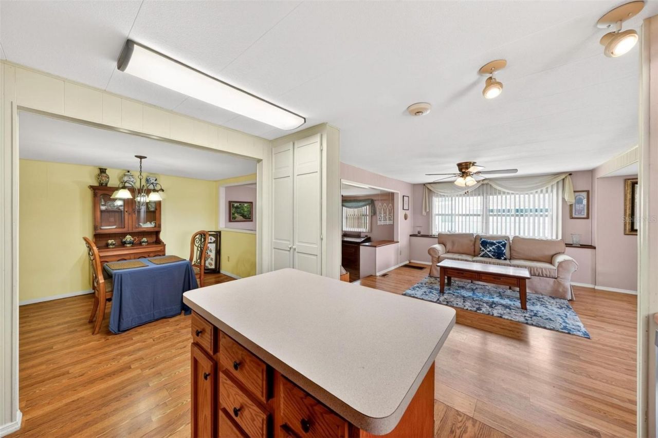 31643 Howard Street , Tavares, FL 32778 Photo