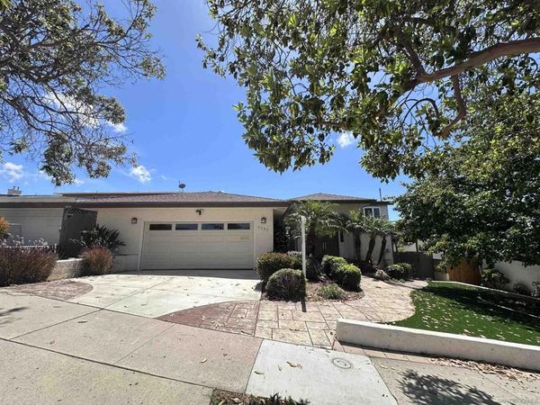 3539 Mount Laurence Dr, San Diego, CA 92117