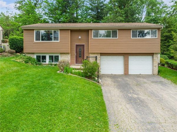 506 Malabar Dr, Pittsburgh, PA 15239