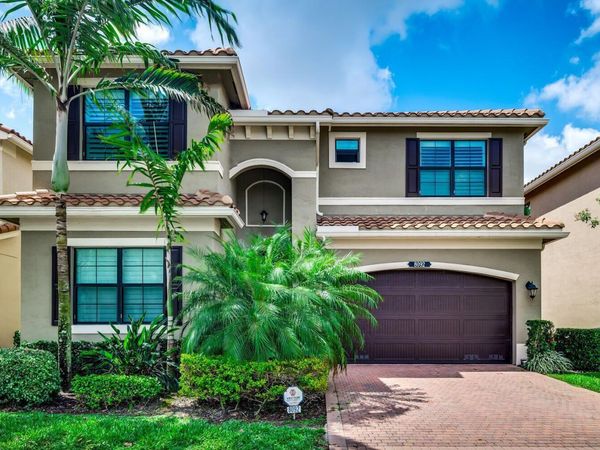 8092 Lemon Serpentine Lane, Delray Beach, FL 33446