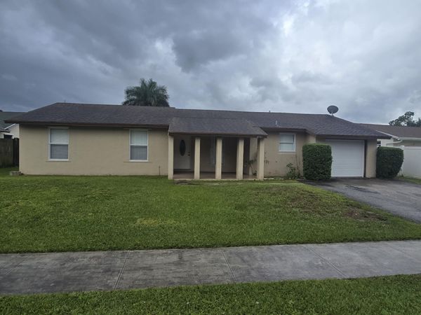 4941 N Marbella Rd Road N, West Palm Beach, FL 33417