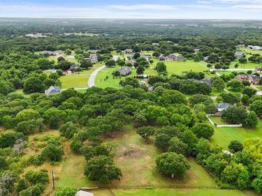 6085 Autumn Breeze Circle, Fort Worth, TX 76140