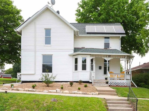 839 S Marion Ave., Washington, IA 52353